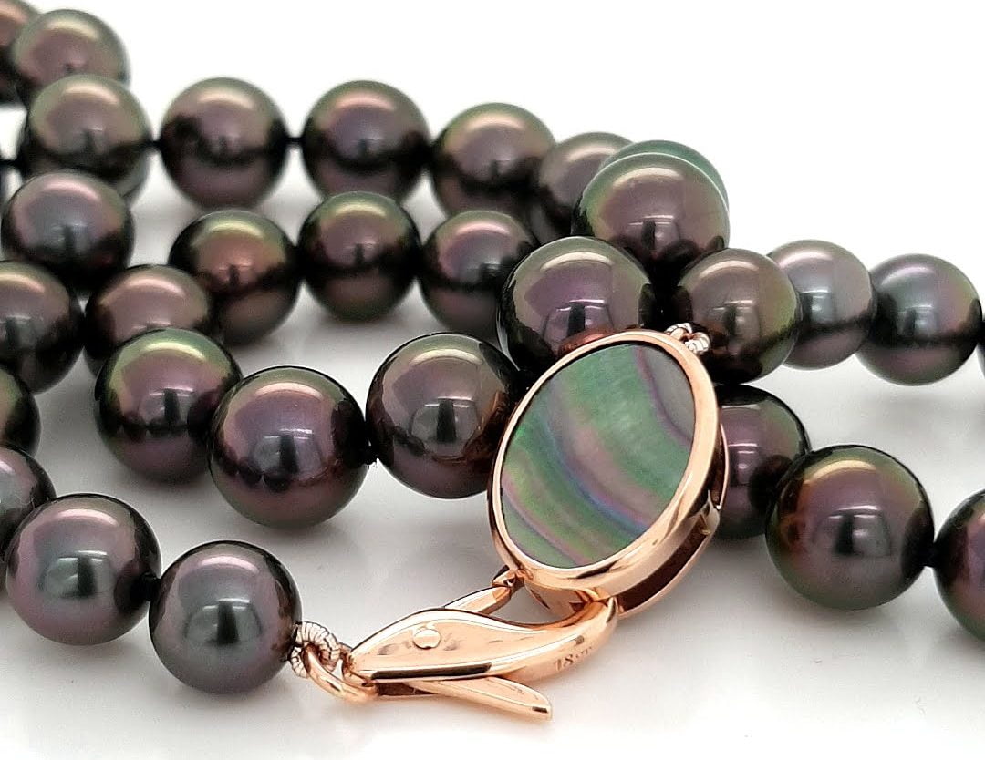 Read more about the article In the Workshop: Bespoke Tahitian Pearl Clasp